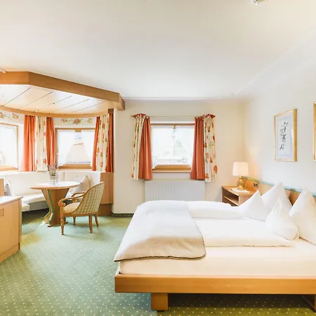 Готель Living & Vitalhotel Edelweiss