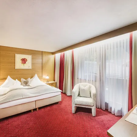 Hotel Living & Vitalhotel Edelweiss 4*