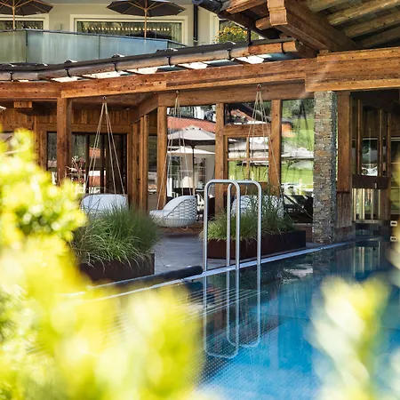 Living & Vitalhotel Edelweiss Готель Нойштіфт-ім-Штубайталь