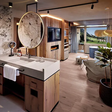 Hotel Living & Vitalhotel Edelweiss 4*