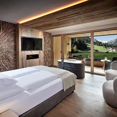 Living & Vitalhotel Edelweiss Hotel 4*