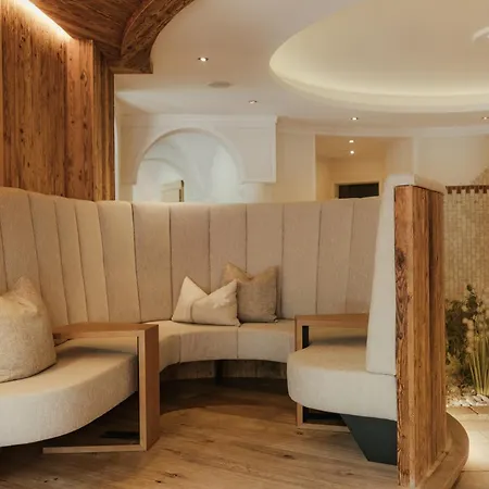 Living & Vitalhotel Edelweiss 4* Нойштифт-им-Штубайталь