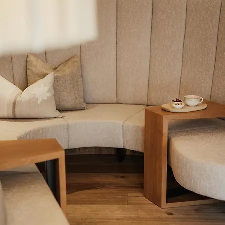 Отель Living & Vitalhotel Edelweiss 4*