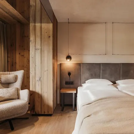 Living & Vitalhotel Edelweiss Нойштифт-им-Штубайталь