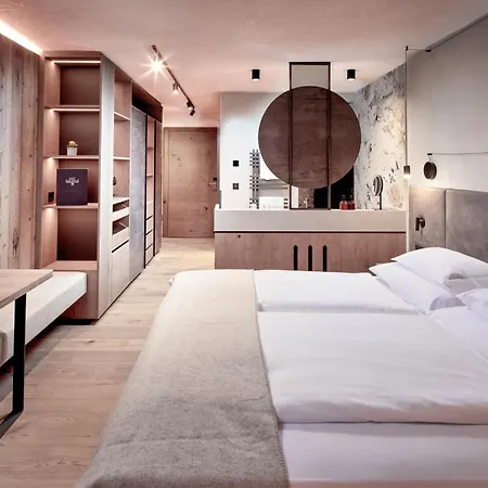 Готель Living & Vitalhotel Edelweiss Нойштіфт-ім-Штубайталь
