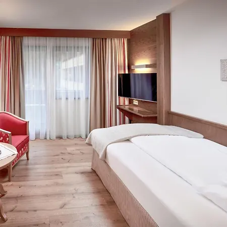Living & Vitalhotel Edelweiss Готель Нойштіфт-ім-Штубайталь