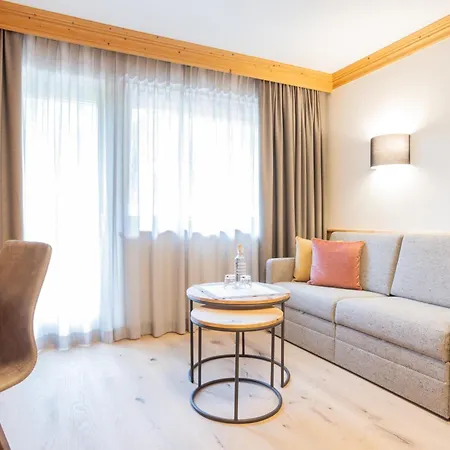 Living & Vitalhotel Edelweiss 4* Нойштіфт-ім-Штубайталь