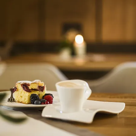 Living & Vitalhotel Edelweiss 4*