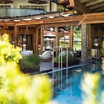 Living & Vitalhotel Edelweiss Отель Нойштифт-им-Штубайталь