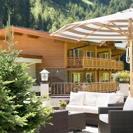 Hotel Living & Vitalhotel Edelweiss 4*